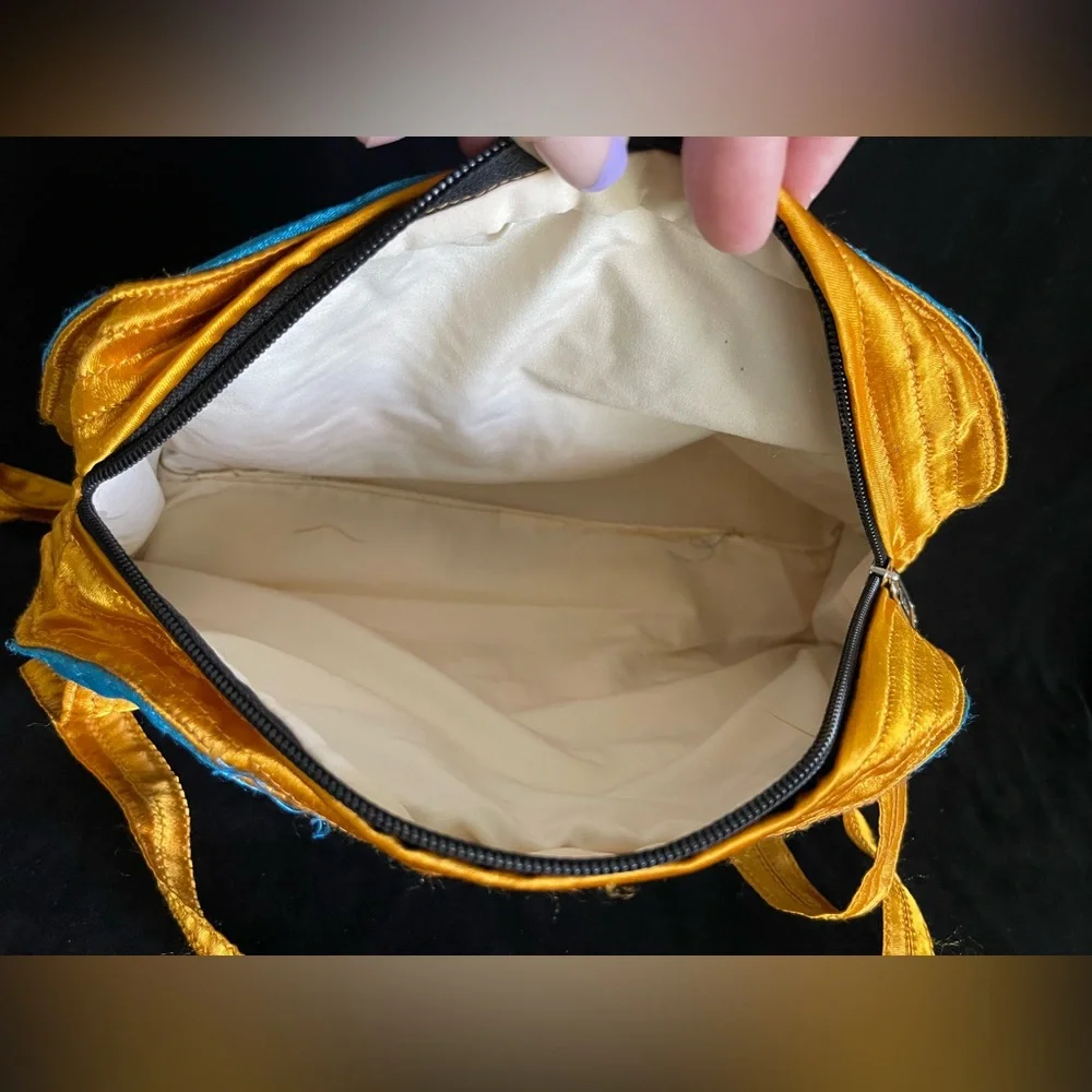 Vintage silk shoulder purse with pockets colorful fun Boho